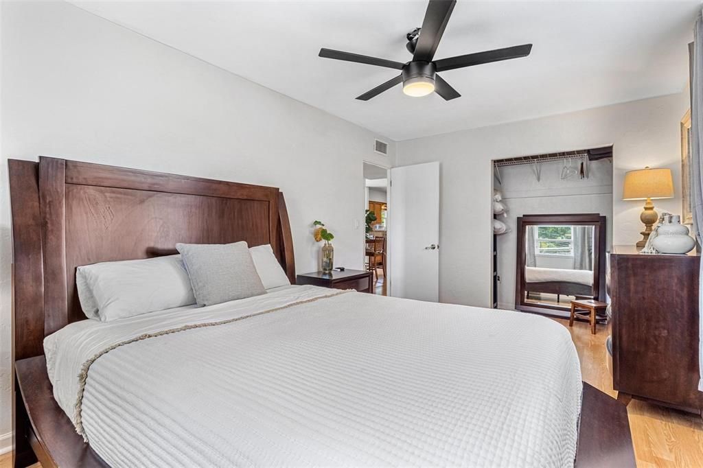 В аренду: $2,500 (2 спален, 1 ванн, 1008 Квадратных фут)