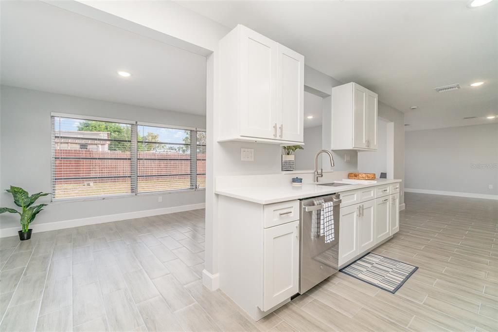 待售: $267,500 (3 贝兹, 2 浴室, 1576 平方英尺)