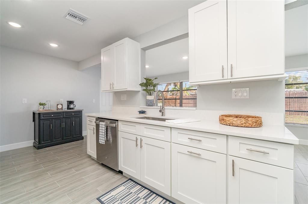 待售: $267,500 (3 贝兹, 2 浴室, 1576 平方英尺)