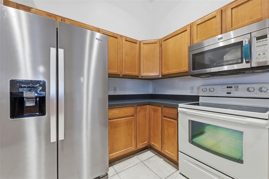 合同活跃: $309,000 (3 贝兹, 2 浴室, 1958 平方英尺)