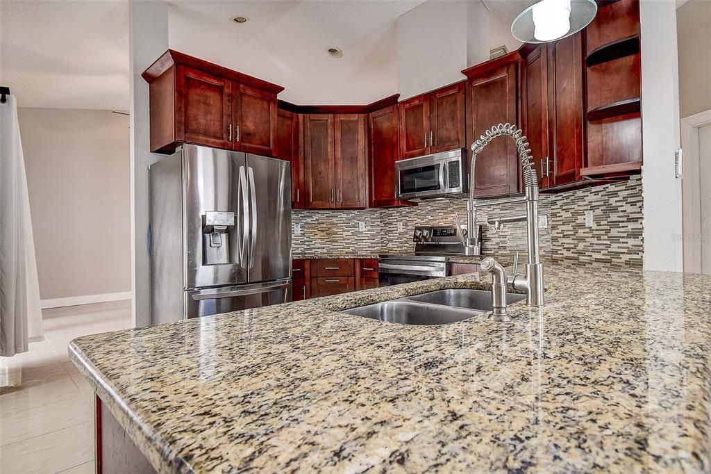 На продажу: $475,000 (4 спален, 3 ванн, 2201 Квадратных фут)