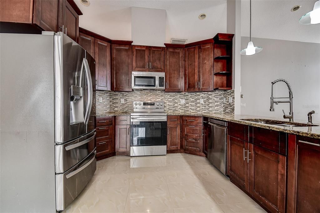 На продажу: $475,000 (4 спален, 3 ванн, 2201 Квадратных фут)