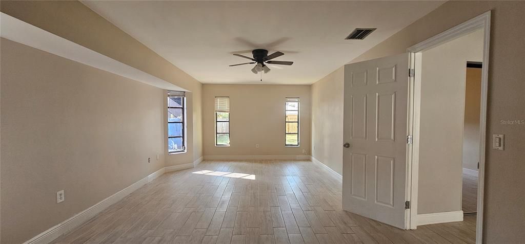 For Sale: $295,000 (3 beds, 2 baths, 1957 Square Feet)