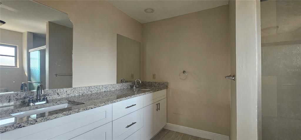 For Sale: $295,000 (3 beds, 2 baths, 1957 Square Feet)