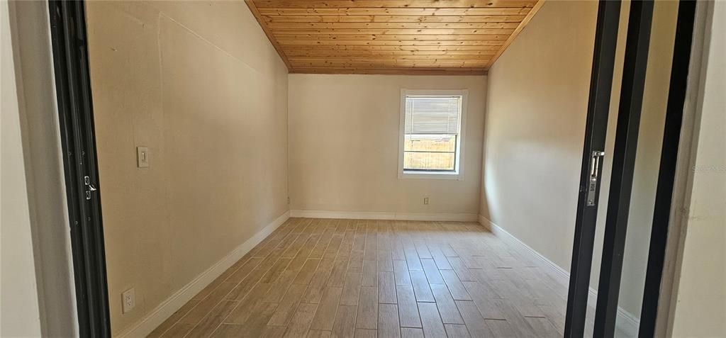 For Sale: $295,000 (3 beds, 2 baths, 1957 Square Feet)