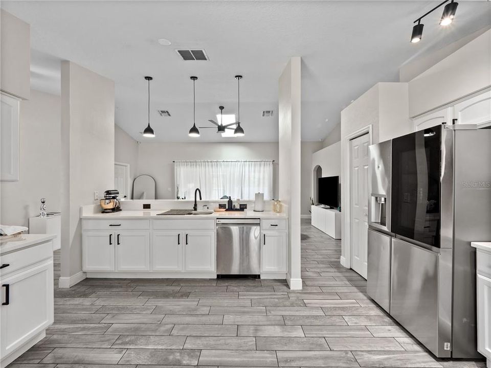 出租: $2,400 (3 贝兹, 2 浴室, 1750 平方英尺)