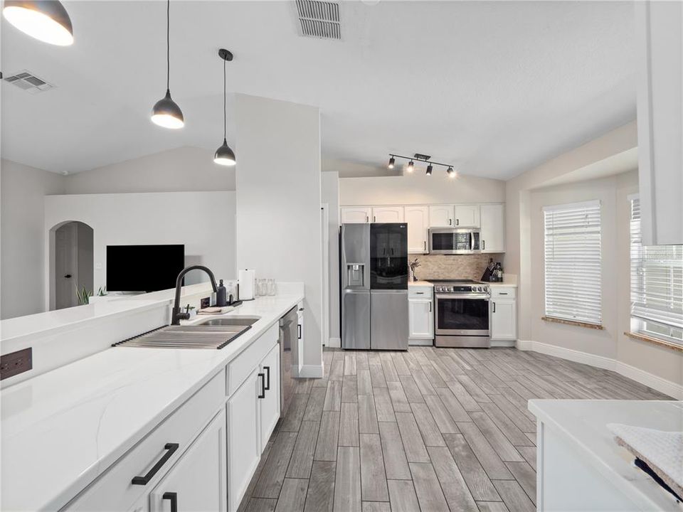 出租: $2,400 (3 贝兹, 2 浴室, 1750 平方英尺)