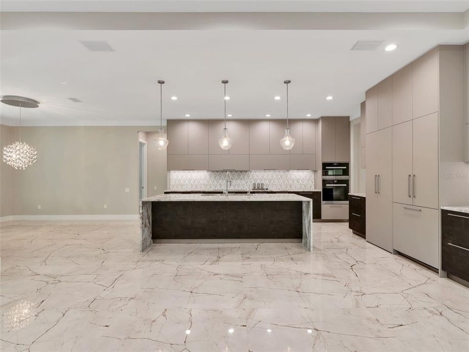 For Sale: $1,450,000 (4 beds, 3 baths, 2850 Square Feet)