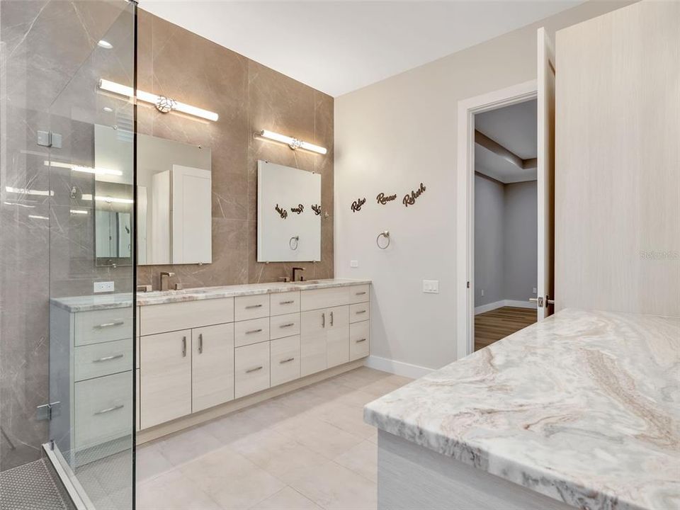 For Sale: $1,450,000 (4 beds, 3 baths, 2850 Square Feet)