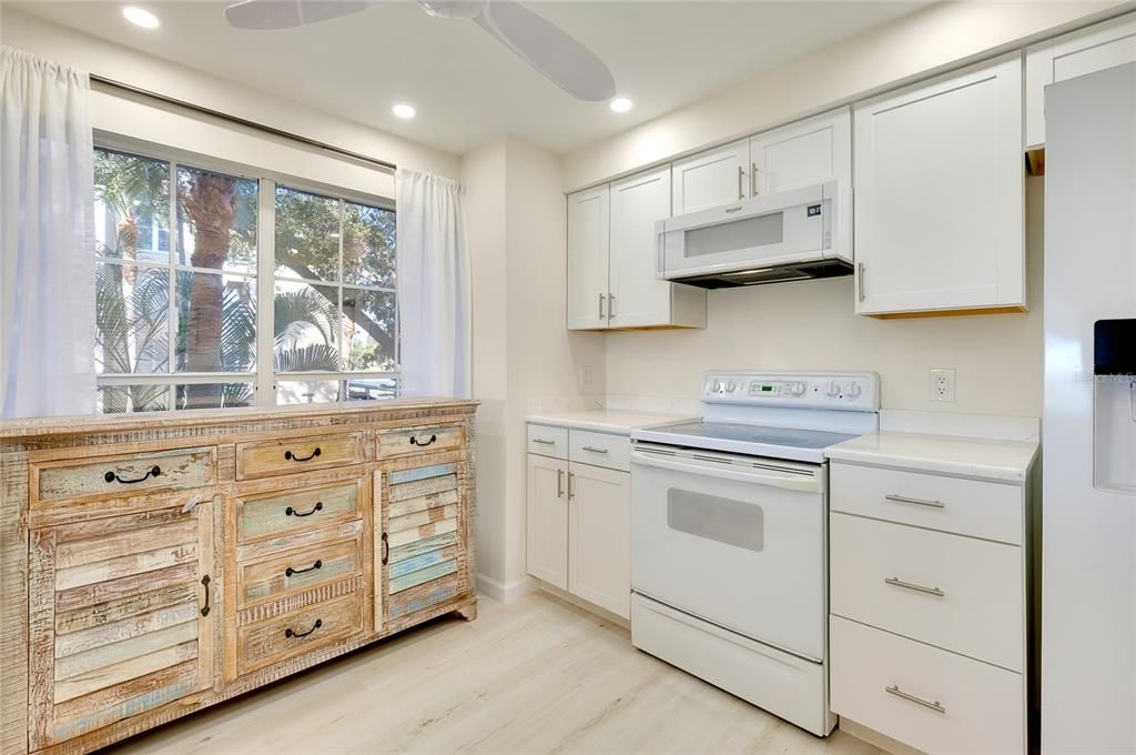 待售: $289,000 (3 贝兹, 2 浴室, 1330 平方英尺)