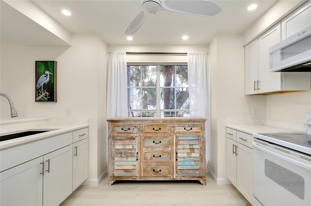 待售: $289,000 (3 贝兹, 2 浴室, 1330 平方英尺)