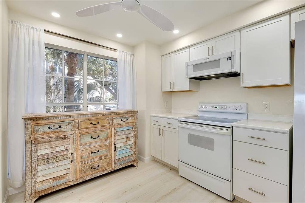 待售: $289,000 (3 贝兹, 2 浴室, 1330 平方英尺)