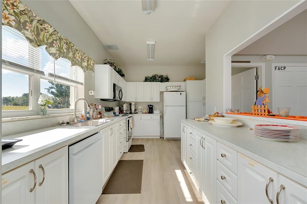 待售: $289,000 (3 贝兹, 2 浴室, 1330 平方英尺)