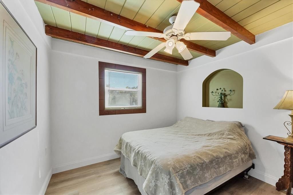 For Sale: $195,000 (3 beds, 2 baths, 1760 Square Feet)