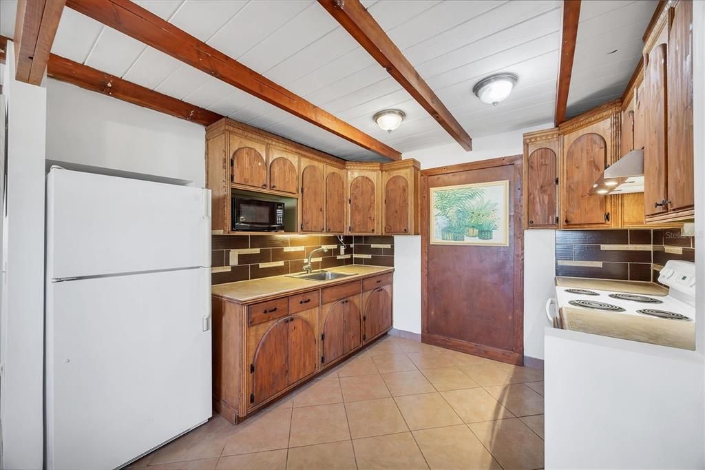 For Sale: $195,000 (3 beds, 2 baths, 1760 Square Feet)