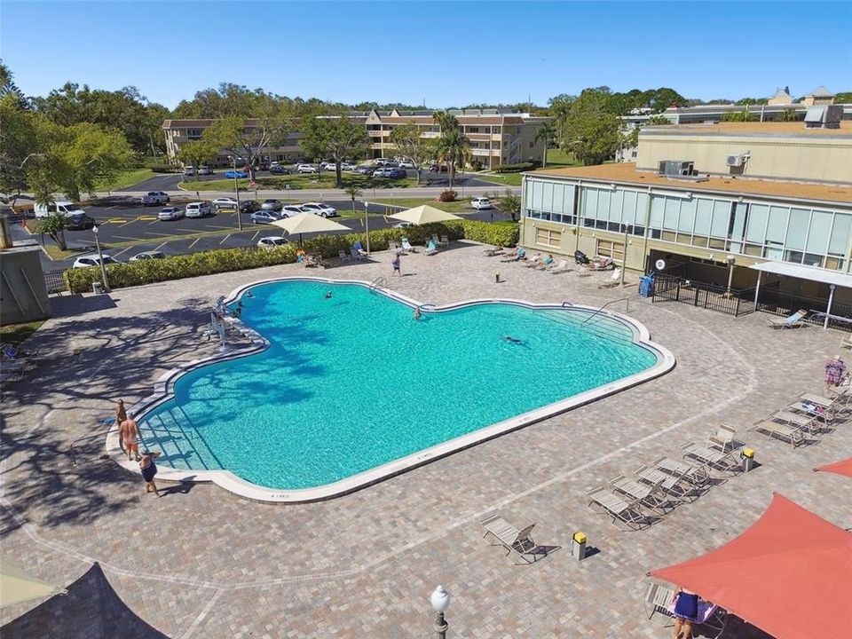 待售: $121,500 (1 贝兹, 1 浴室, 825 平方英尺)