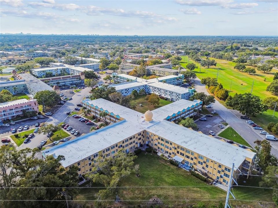 待售: $121,500 (1 贝兹, 1 浴室, 825 平方英尺)