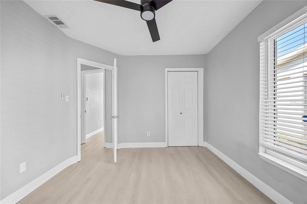 For Sale: $359,900 (2 beds, 1 baths, 822 Square Feet)