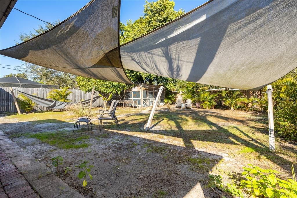 For Sale: $359,900 (2 beds, 1 baths, 822 Square Feet)