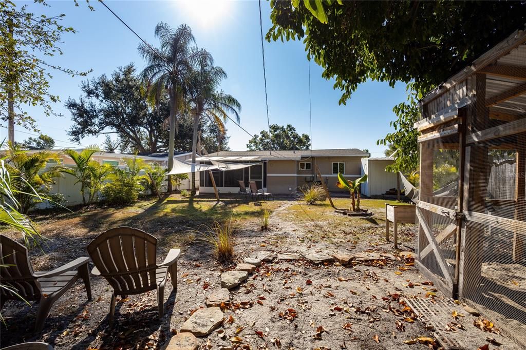 For Sale: $359,900 (2 beds, 1 baths, 822 Square Feet)