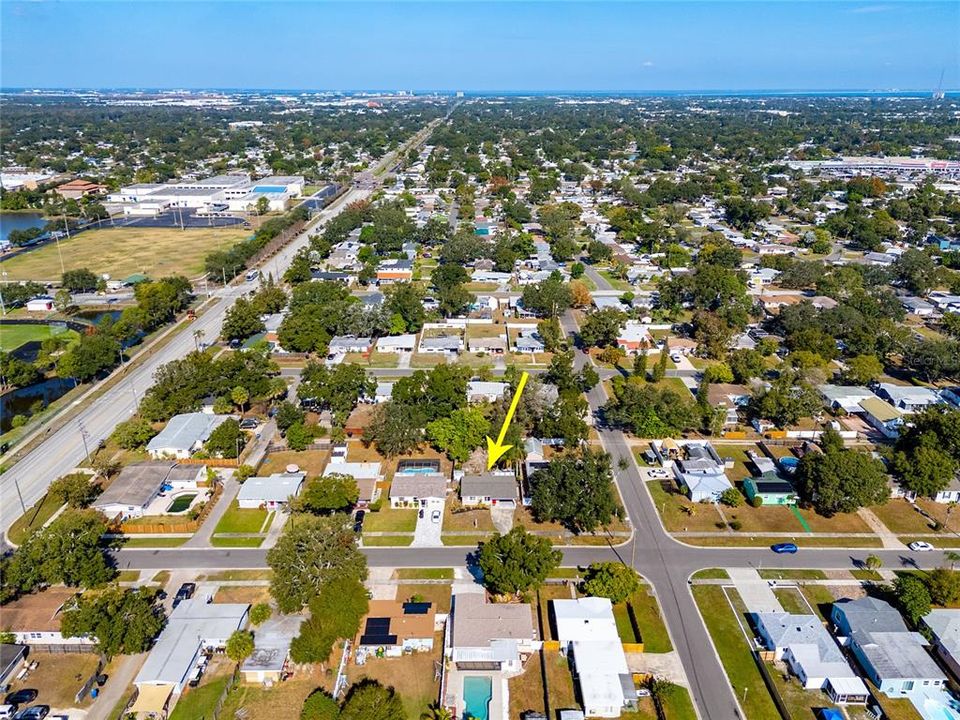 For Sale: $359,900 (2 beds, 1 baths, 822 Square Feet)