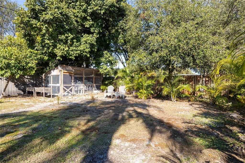 For Sale: $359,900 (2 beds, 1 baths, 822 Square Feet)