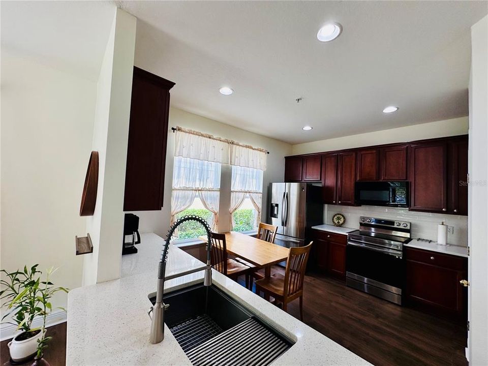 待售: $329,990 (3 贝兹, 2 浴室, 1614 平方英尺)