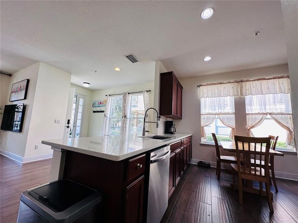 待售: $329,990 (3 贝兹, 2 浴室, 1614 平方英尺)