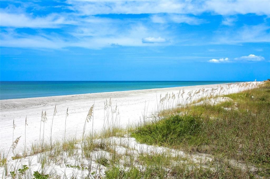 На продажу: $1,500,000 (2 спален, 2 ванн, 1350 Квадратных фут)