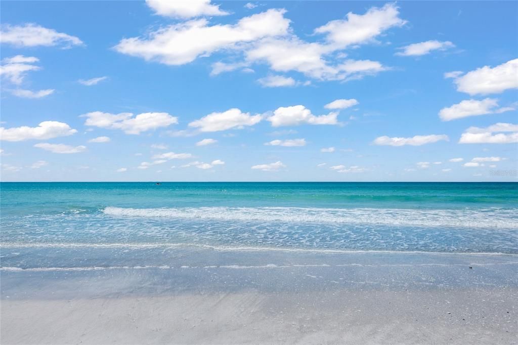 На продажу: $1,500,000 (2 спален, 2 ванн, 1350 Квадратных фут)