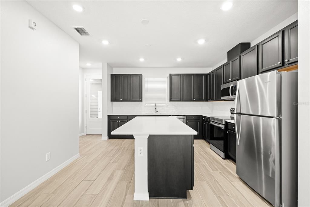 В аренду: $2,450 (3 спален, 2 ванн, 1738 Квадратных фут)