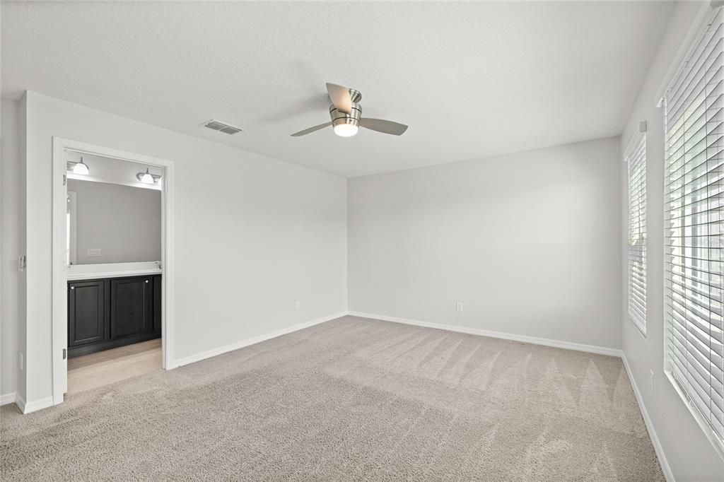 В аренду: $2,450 (3 спален, 2 ванн, 1738 Квадратных фут)