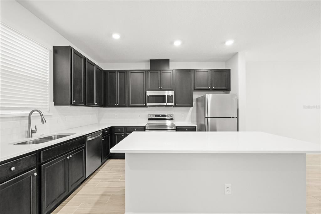 В аренду: $2,450 (3 спален, 2 ванн, 1738 Квадратных фут)