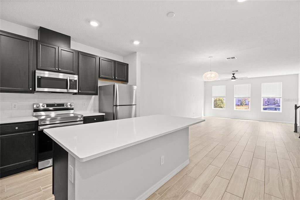 В аренду: $2,450 (3 спален, 2 ванн, 1738 Квадратных фут)