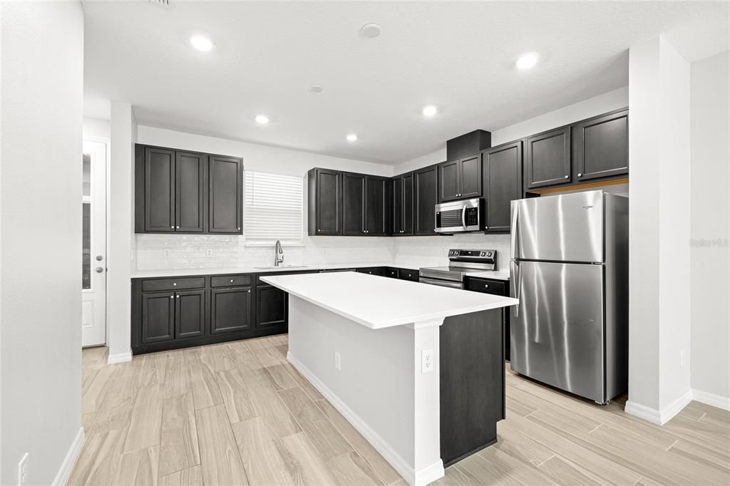 В аренду: $2,450 (3 спален, 2 ванн, 1738 Квадратных фут)