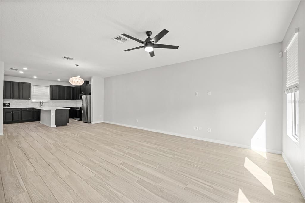 В аренду: $2,450 (3 спален, 2 ванн, 1738 Квадратных фут)