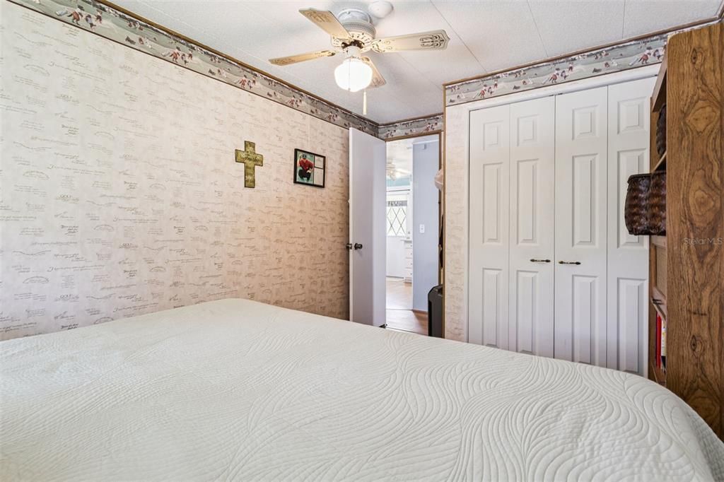 For Sale: $169,900 (2 beds, 2 baths, 1227 Square Feet)