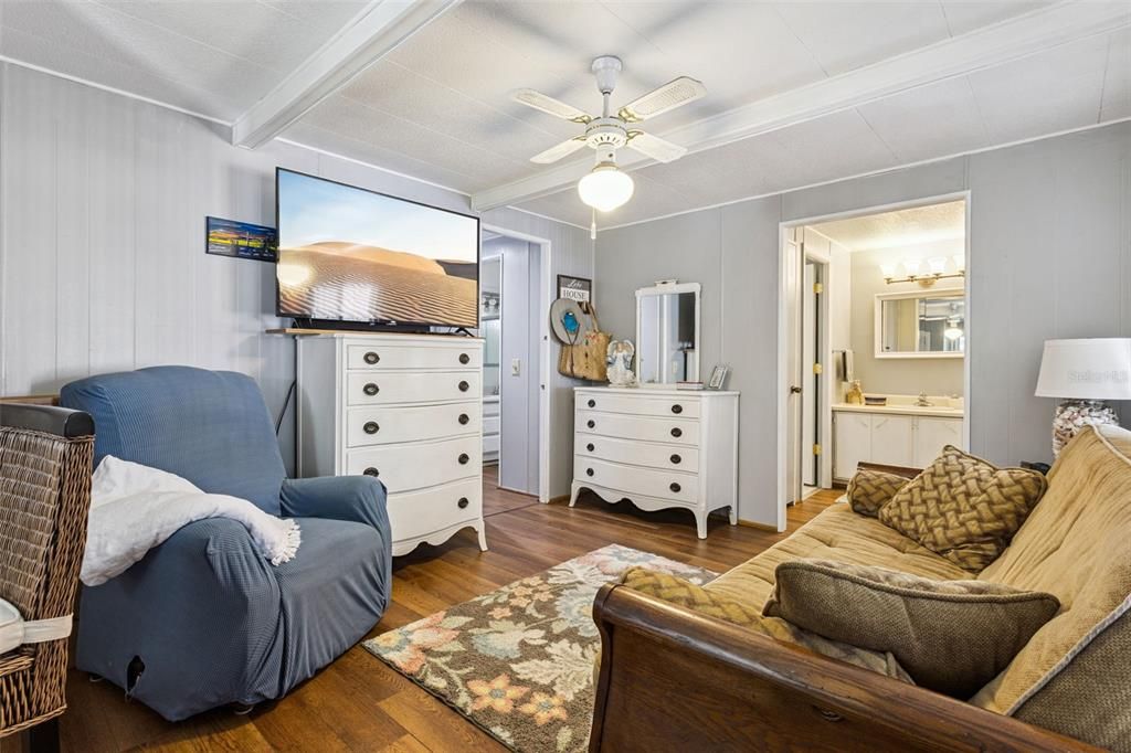 For Sale: $169,900 (2 beds, 2 baths, 1227 Square Feet)