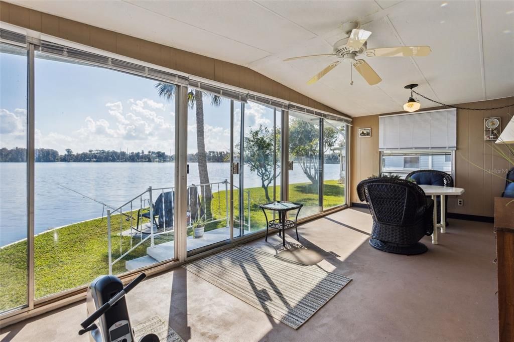 For Sale: $169,900 (2 beds, 2 baths, 1227 Square Feet)