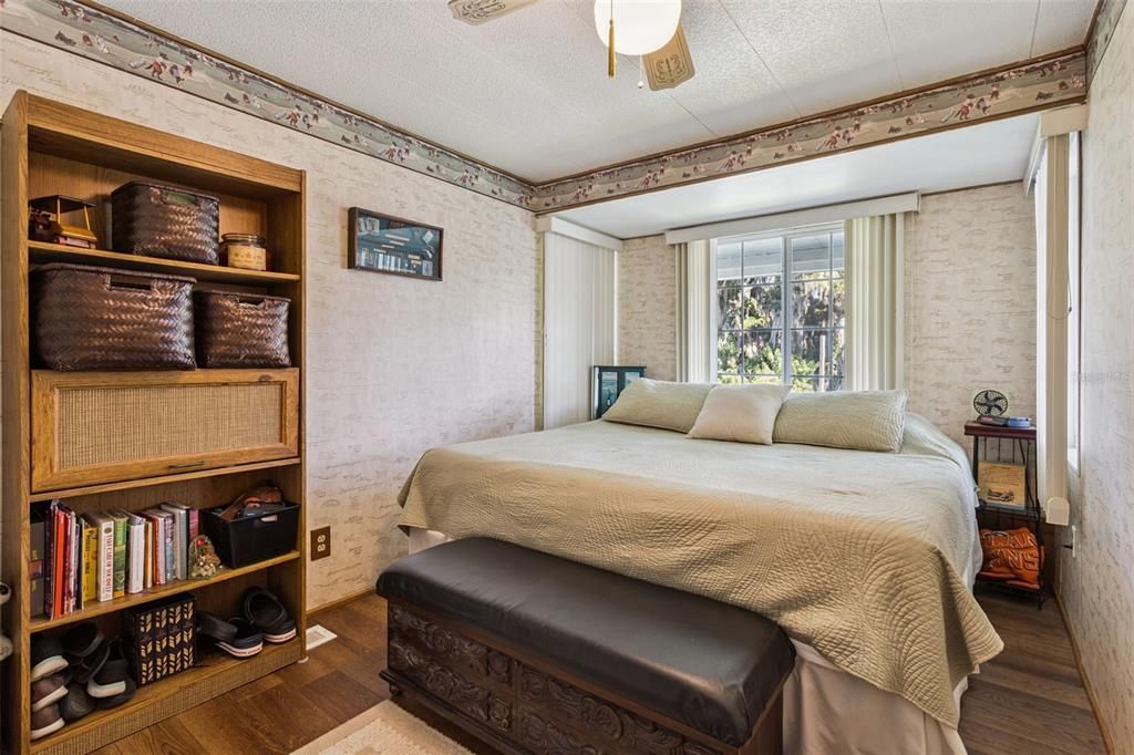 For Sale: $169,900 (2 beds, 2 baths, 1227 Square Feet)