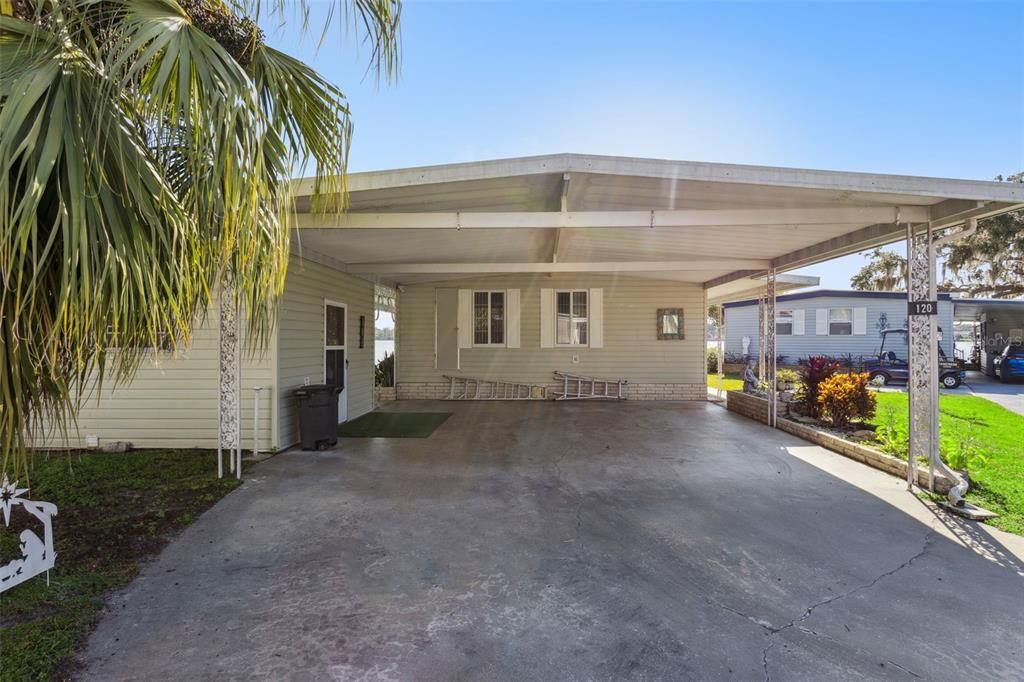 For Sale: $169,900 (2 beds, 2 baths, 1227 Square Feet)