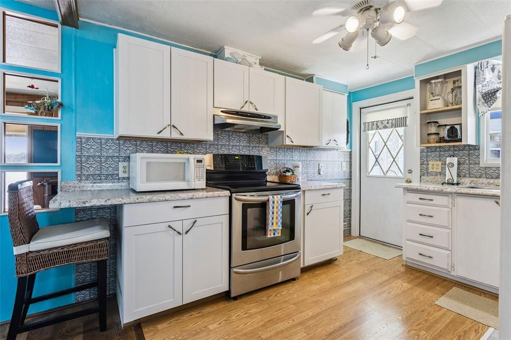 For Sale: $169,900 (2 beds, 2 baths, 1227 Square Feet)