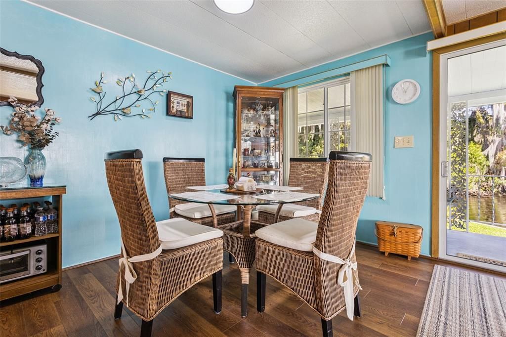 For Sale: $169,900 (2 beds, 2 baths, 1227 Square Feet)