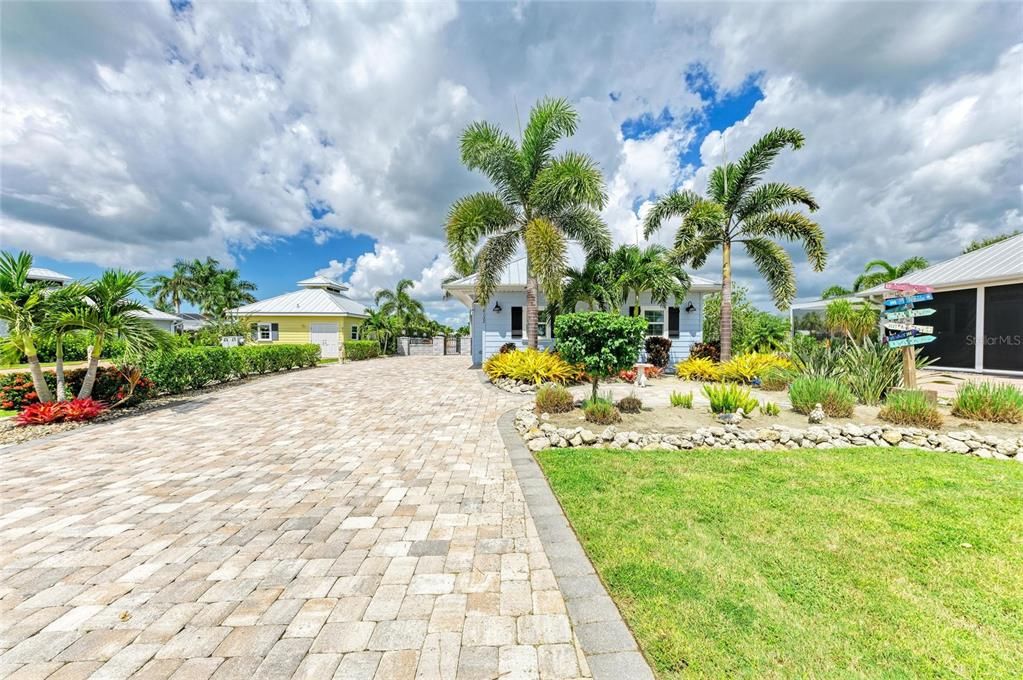 На продажу: $575,000 (1 спален, 1 ванн, 1000 Квадратных фут)