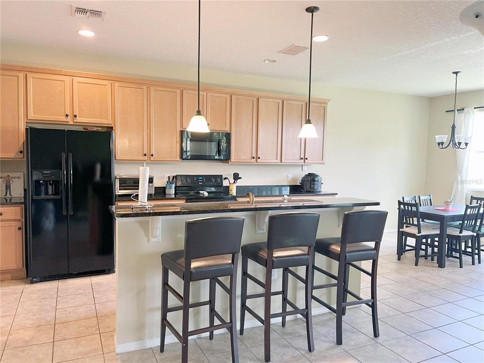 En Venta: $359,000 (3 camas, 2 baños, 2761 Pies cuadrados)