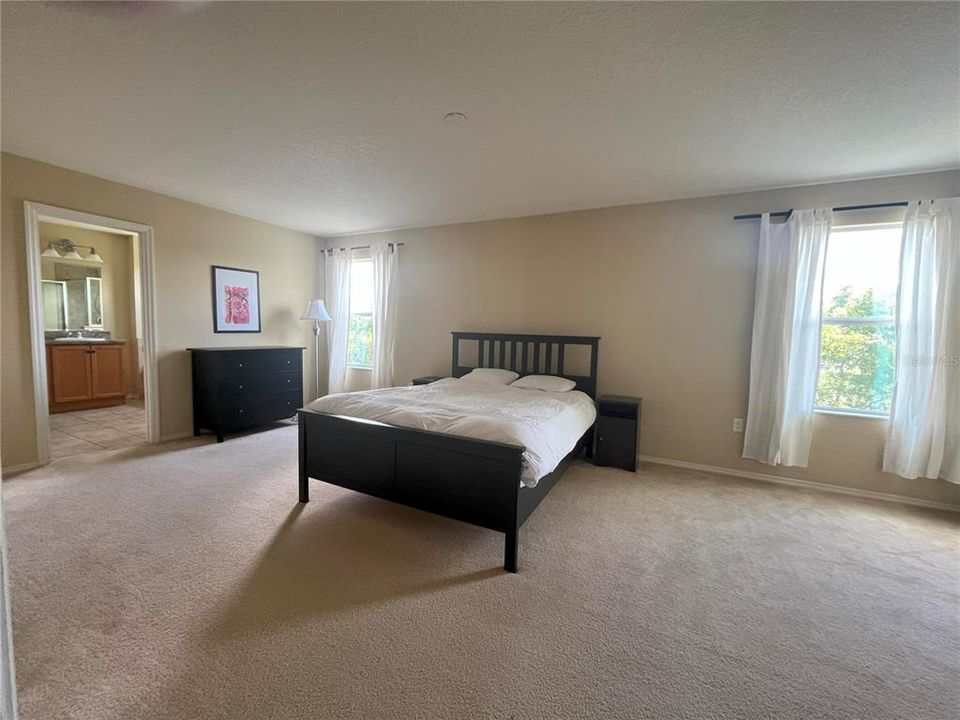 En Venta: $359,000 (3 camas, 2 baños, 2761 Pies cuadrados)