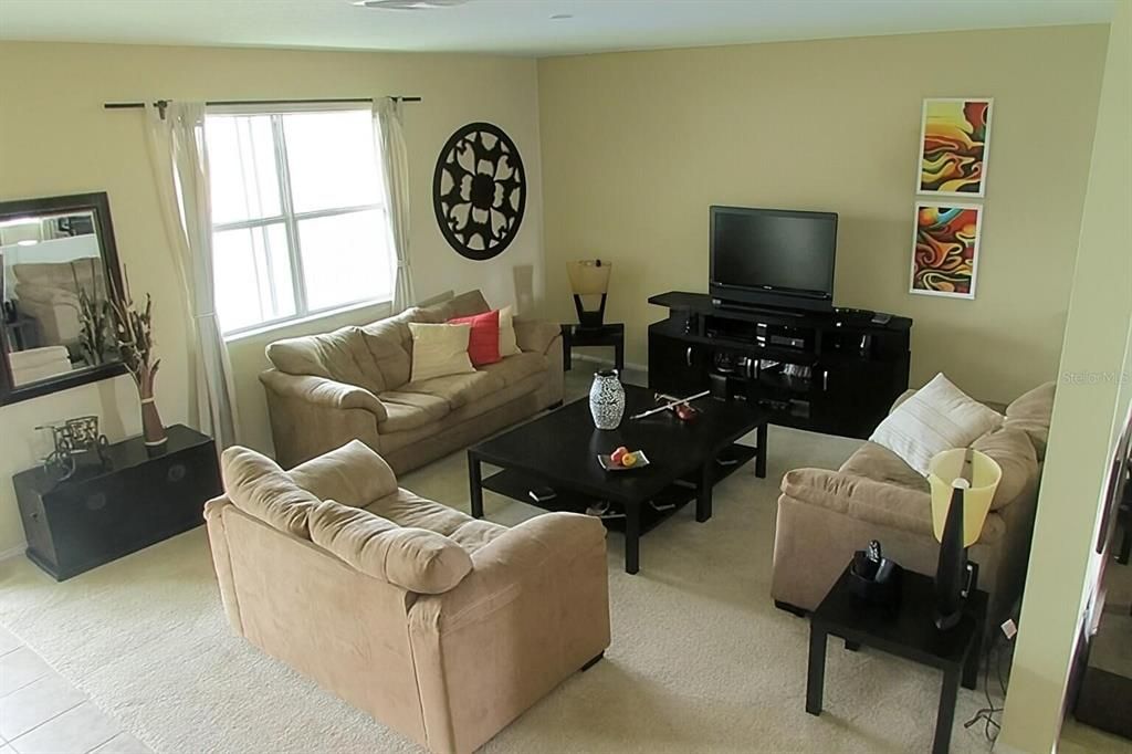 En Venta: $359,000 (3 camas, 2 baños, 2761 Pies cuadrados)