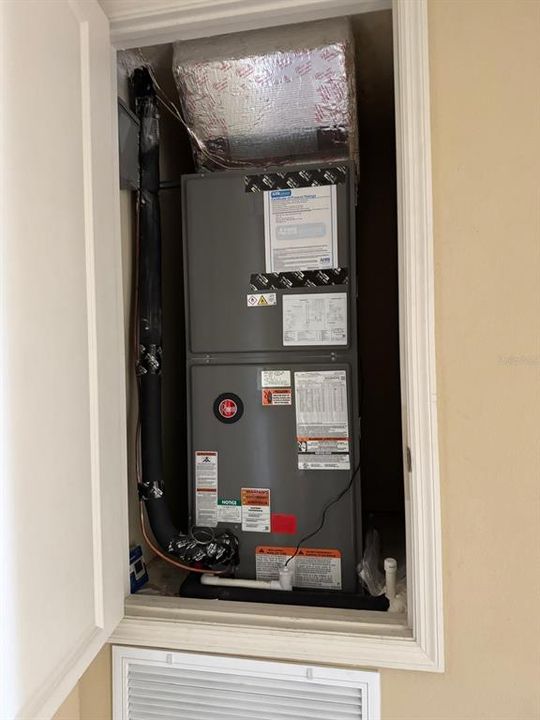 En Venta: $359,000 (3 camas, 2 baños, 2761 Pies cuadrados)