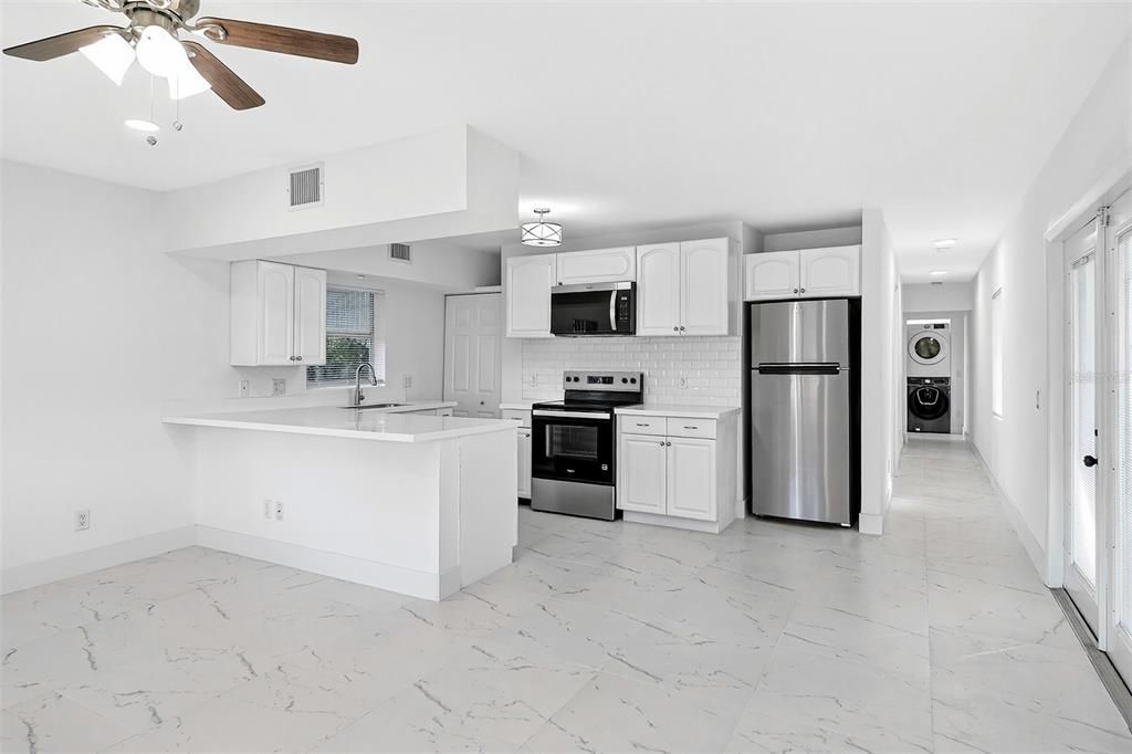 待售: $394,900 (3 贝兹, 1 浴室, 1004 平方英尺)