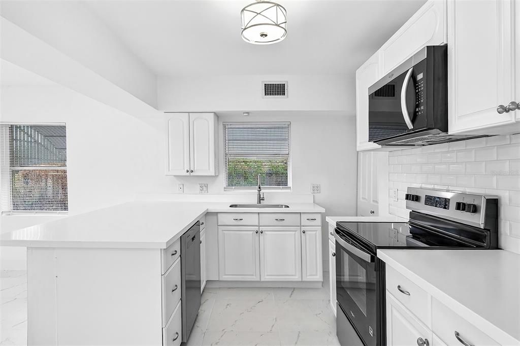 待售: $394,900 (3 贝兹, 1 浴室, 1004 平方英尺)